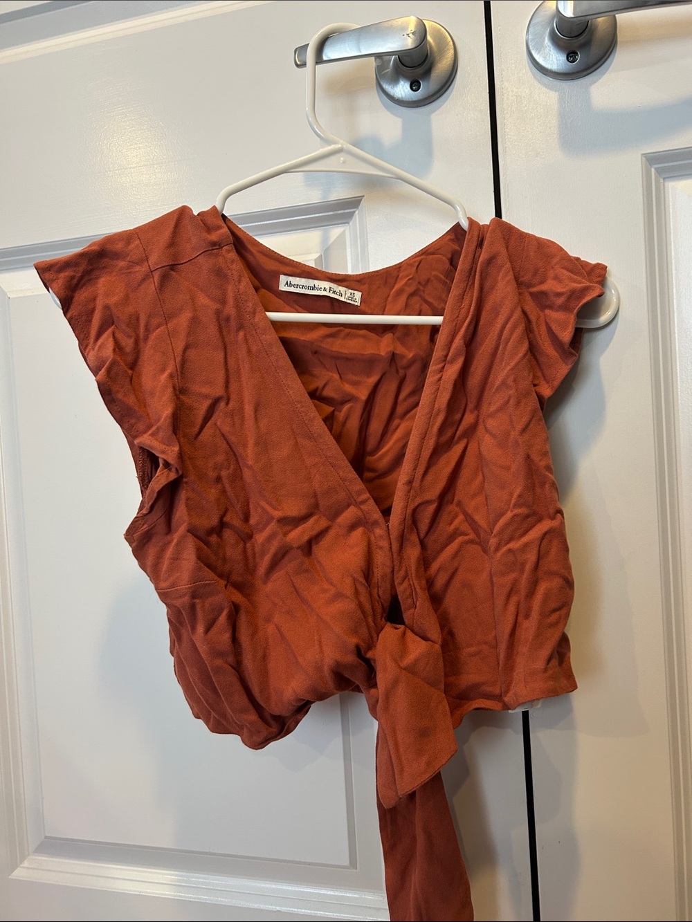 Abercrombie & Fitch Rust Tie-Front Crop Top - Picture 4 of 4